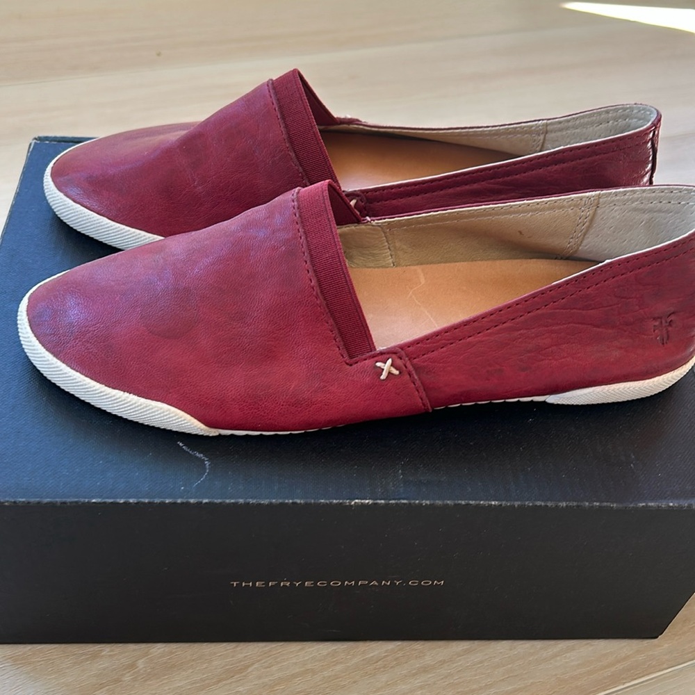 Frye shoes
Size 7.5
Burgundy